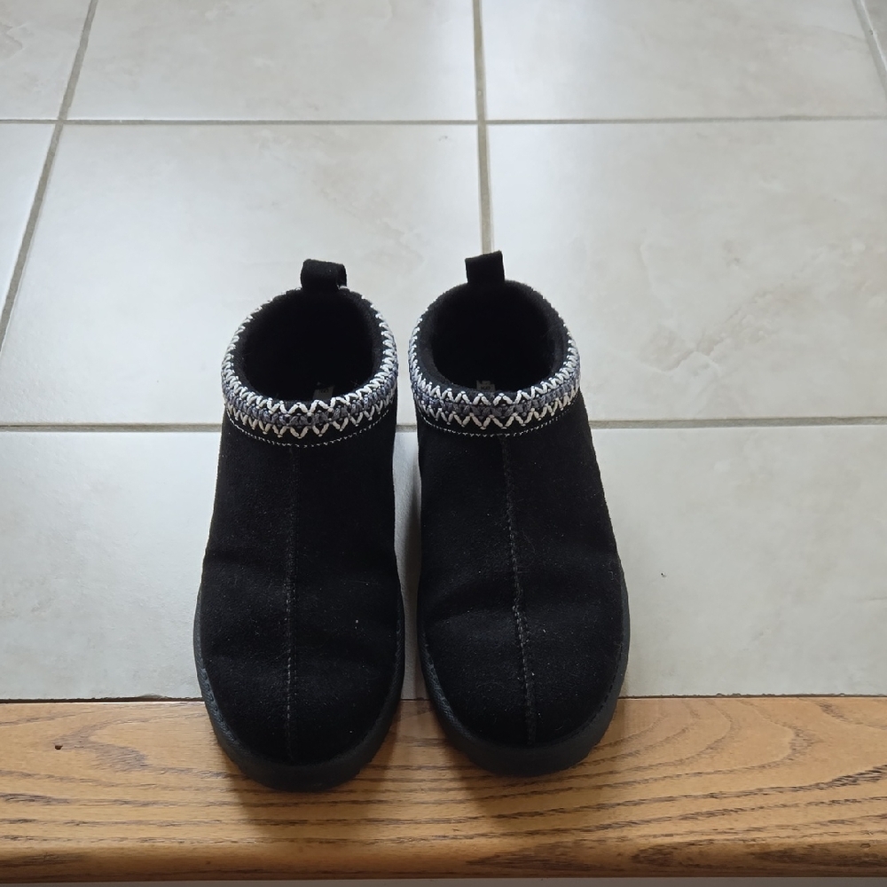 Streetwear Society Black Slip-On Shoes with White Stitching Size 9